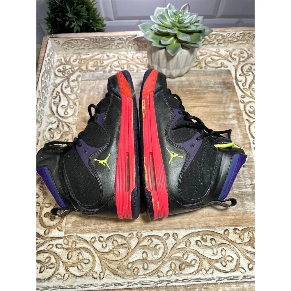 Jordan’s Nike Jordan Retro 2013 Red / Purple 6.5y - Picture 5 of 12